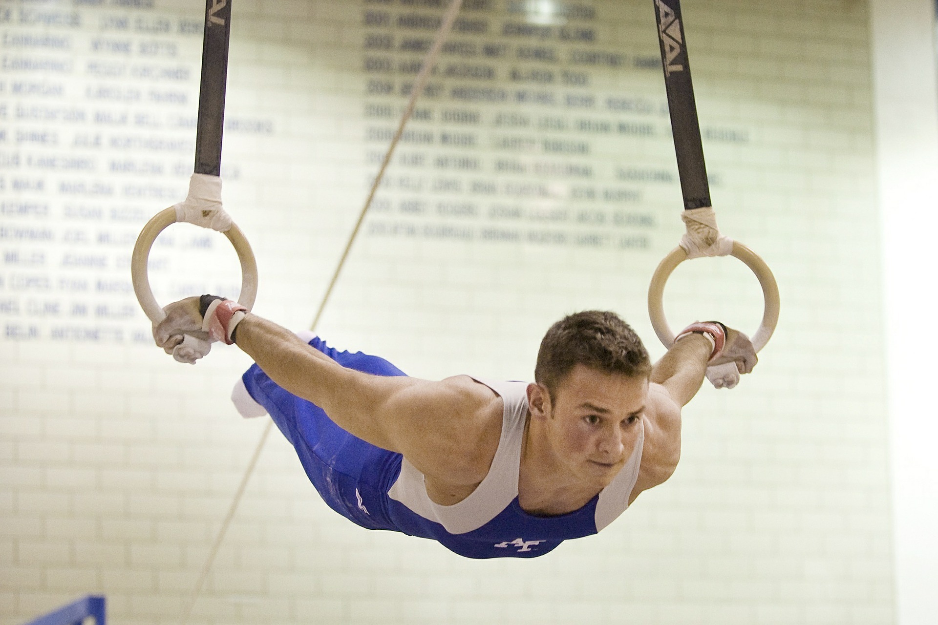 5 raisons de s'entraîner avec des anneaux de gymnastique – VIA FORTIS